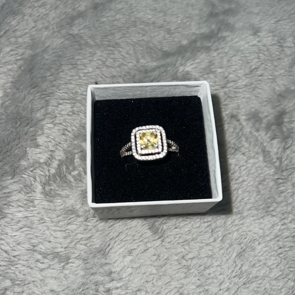 Diamond ring 💚